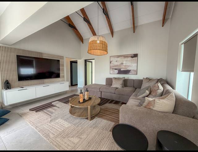5 BEDROOM FREEHOLD FOR SALE IN MIDSTREAM HEIGHTS